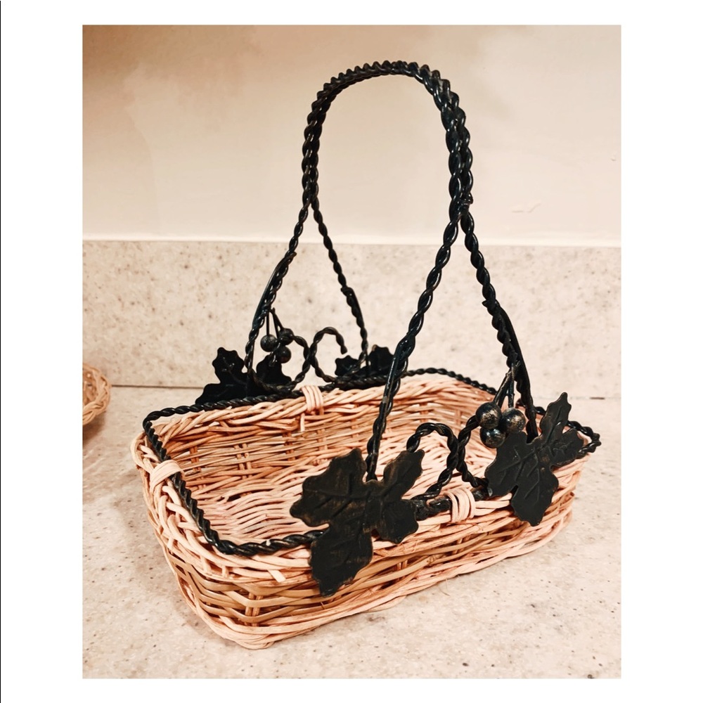 Vintage Wicker Basket W/ Grapevine Handle